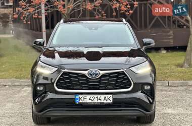 Внедорожник / Кроссовер Toyota Highlander 2023 в 