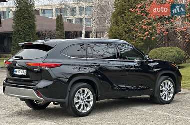Внедорожник / Кроссовер Toyota Highlander 2023 в 