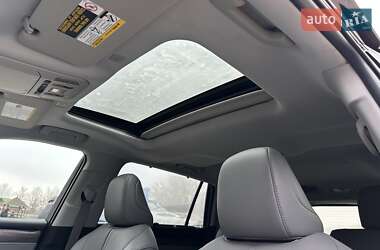 Внедорожник / Кроссовер Toyota Highlander 2023 в 