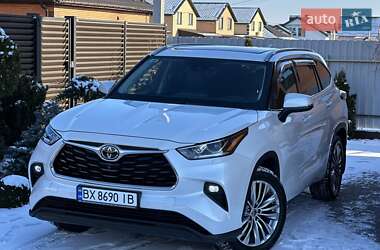 Позашляховик / Кросовер Toyota Highlander 2022 в Вінниці