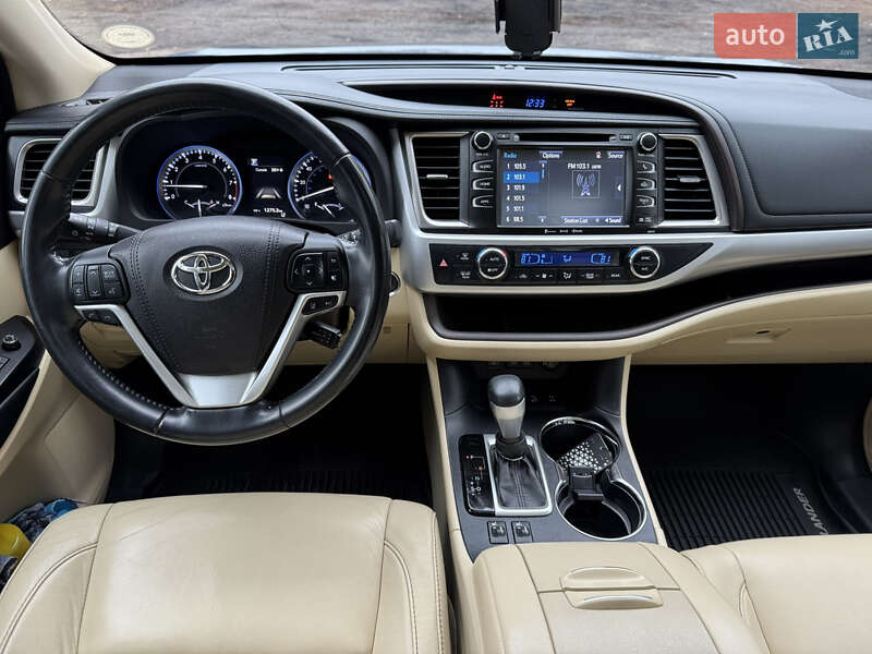 Внедорожник / Кроссовер Toyota Highlander 2017 в Барышевке фото 16 Внедорожник / Кроссовер Toyota Highlander 2017 в Барышевке