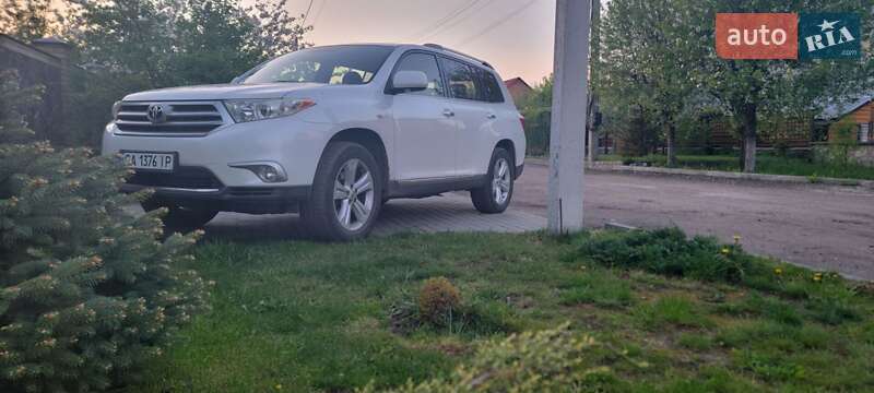 Внедорожник / Кроссовер Toyota Highlander 2012 в Черкассах