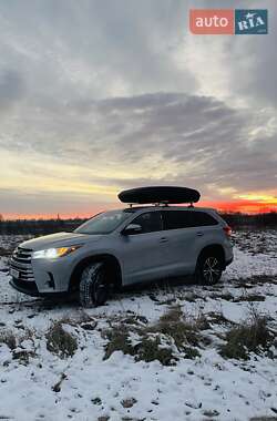 Позашляховик / Кросовер Toyota Highlander 2018 в Києві