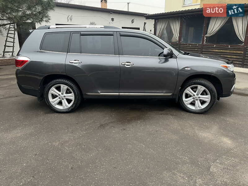Внедорожник / Кроссовер Toyota Highlander 2012 в Днепре