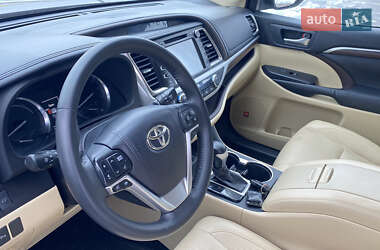 Внедорожник / Кроссовер Toyota Highlander 2015 в Киеве