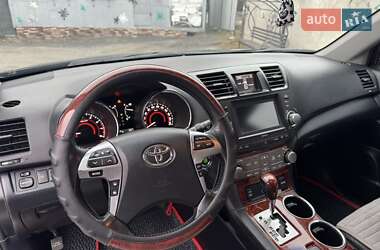 Позашляховик / Кросовер Toyota Highlander 2011 в Чернівцях