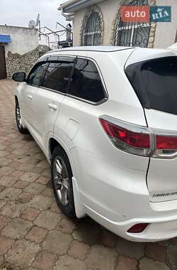 Внедорожник / Кроссовер Toyota Highlander 2014 в Новой Одессе