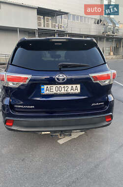 Внедорожник / Кроссовер Toyota Highlander 2015 в 