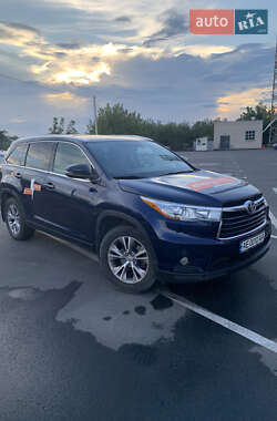 Внедорожник / Кроссовер Toyota Highlander 2015 в 