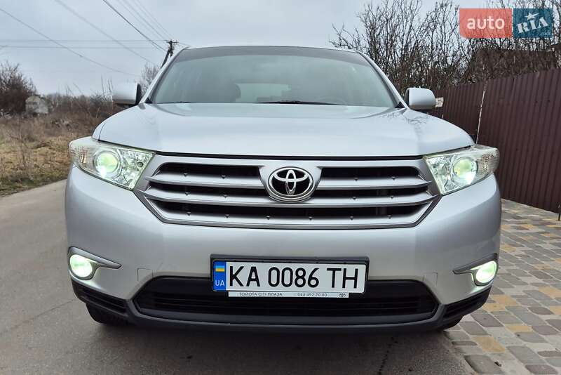 Внедорожник / Кроссовер Toyota Highlander 2010 в Киеве