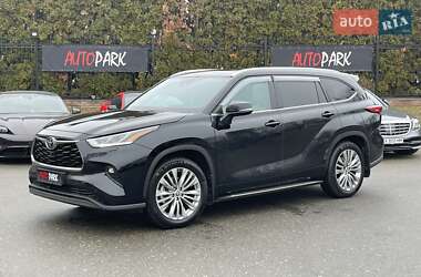 Toyota Highlander 2022