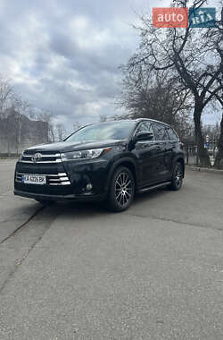 Внедорожник / Кроссовер Toyota Highlander 2019 в Киеве