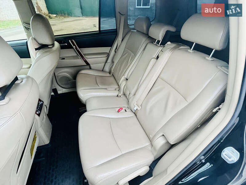 Позашляховик / Кросовер Toyota Highlander 2013 в Іллінцях