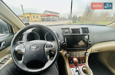 Внедорожник / Кроссовер Toyota Highlander 2013 в Ильинцах