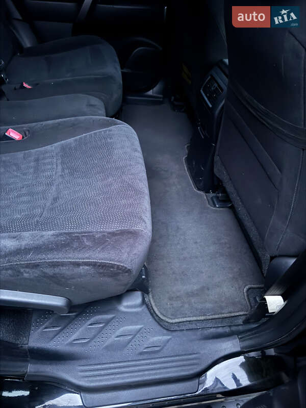 Внедорожник / Кроссовер Toyota Highlander 2011 в Ахтырке фото 53 Внедорожник / Кроссовер Toyota Highlander 2011 в Ахтырке