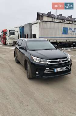 Внедорожник / Кроссовер Toyota Highlander 2017 в Тернополе