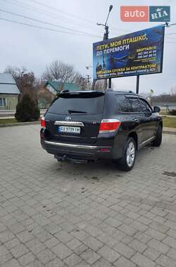 Внедорожник / Кроссовер Toyota Highlander 2010 в 
