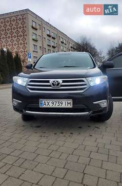 Внедорожник / Кроссовер Toyota Highlander 2010 в 