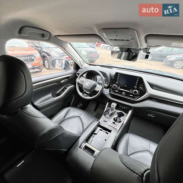 Позашляховик / Кросовер Toyota Highlander 2020 в Чернігові
