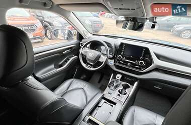 Позашляховик / Кросовер Toyota Highlander 2020 в 