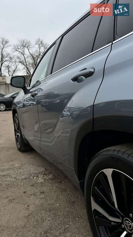 Позашляховик / Кросовер Toyota Highlander 2020 в Чернігові
