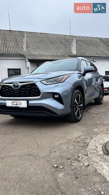 Позашляховик / Кросовер Toyota Highlander 2020 в Чернігові