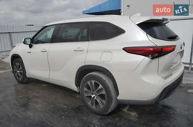 Внедорожник / Кроссовер Toyota Highlander 2021 в Ивано-Франковске