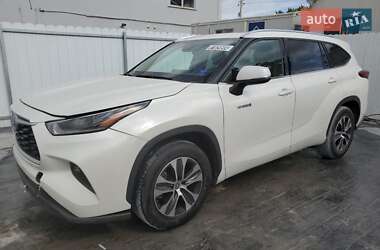 Toyota Highlander 2021