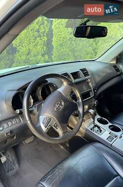 Позашляховик / Кросовер Toyota Highlander 2013 в Луцьку