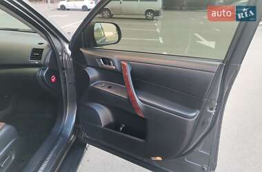 Внедорожник / Кроссовер Toyota Highlander 2012 в 