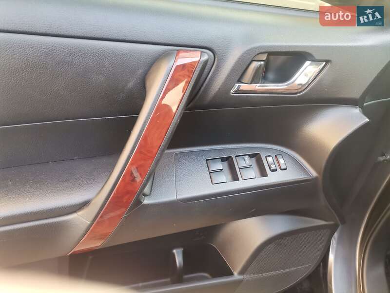 Внедорожник / Кроссовер Toyota Highlander 2012 в Киеве