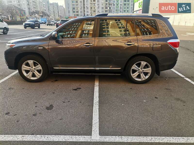 Внедорожник / Кроссовер Toyota Highlander 2012 в Киеве
