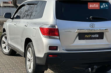 Позашляховик / Кросовер Toyota Highlander 2010 в Києві