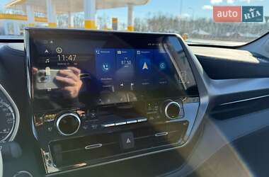Внедорожник / Кроссовер Toyota Highlander 2022 в 