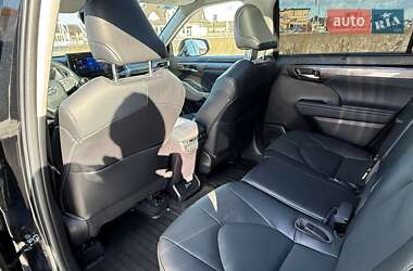 Внедорожник / Кроссовер Toyota Highlander 2022 в 