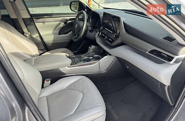 Позашляховик / Кросовер Toyota Highlander 2020 в 