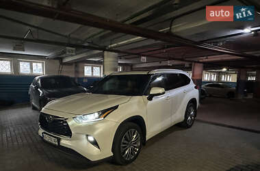 Toyota Highlander 2021