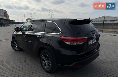 Внедорожник / Кроссовер Toyota Highlander 2016 в 