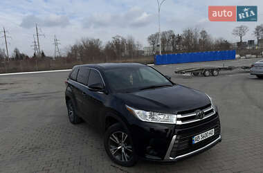 Внедорожник / Кроссовер Toyota Highlander 2016 в 