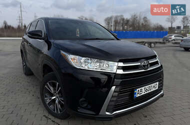 Внедорожник / Кроссовер Toyota Highlander 2016 в 