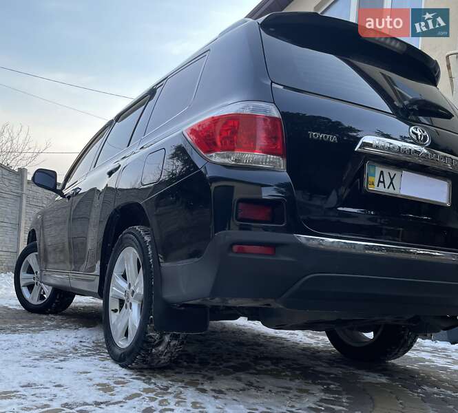 Внедорожник / Кроссовер Toyota Highlander 2011 в Харькове