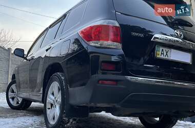 Внедорожник / Кроссовер Toyota Highlander 2011 в Харькове