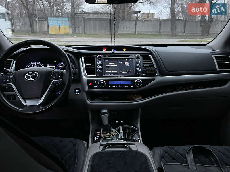 Внедорожник / Кроссовер Toyota Highlander 2018 в Киеве фото 5 Внедорожник / Кроссовер Toyota Highlander 2018 в Киеве