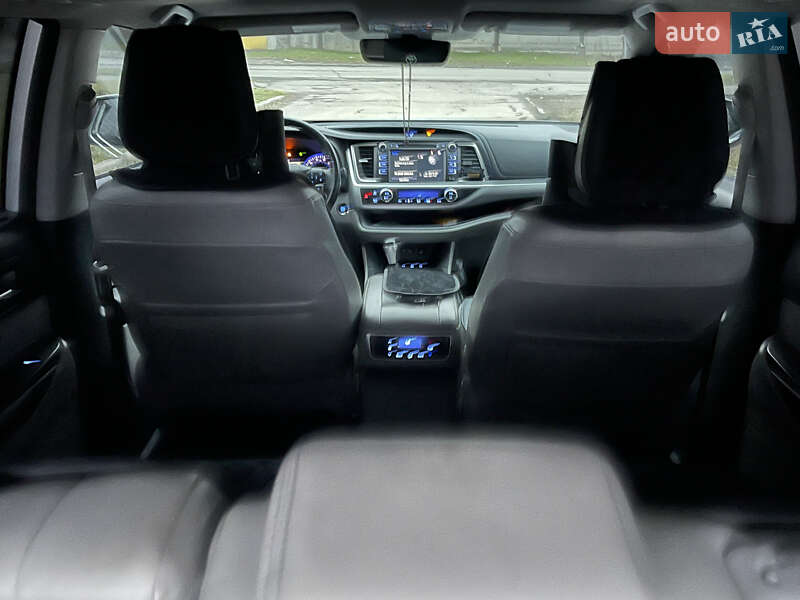 Внедорожник / Кроссовер Toyota Highlander 2018 в Киеве фото 9 Внедорожник / Кроссовер Toyota Highlander 2018 в Киеве