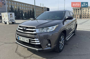 Позашляховик / Кросовер Toyota Highlander 2017 в Миколаєві