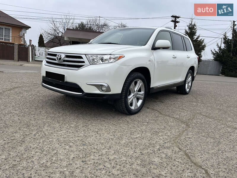 Внедорожник / Кроссовер Toyota Highlander 2012 в Черновцах