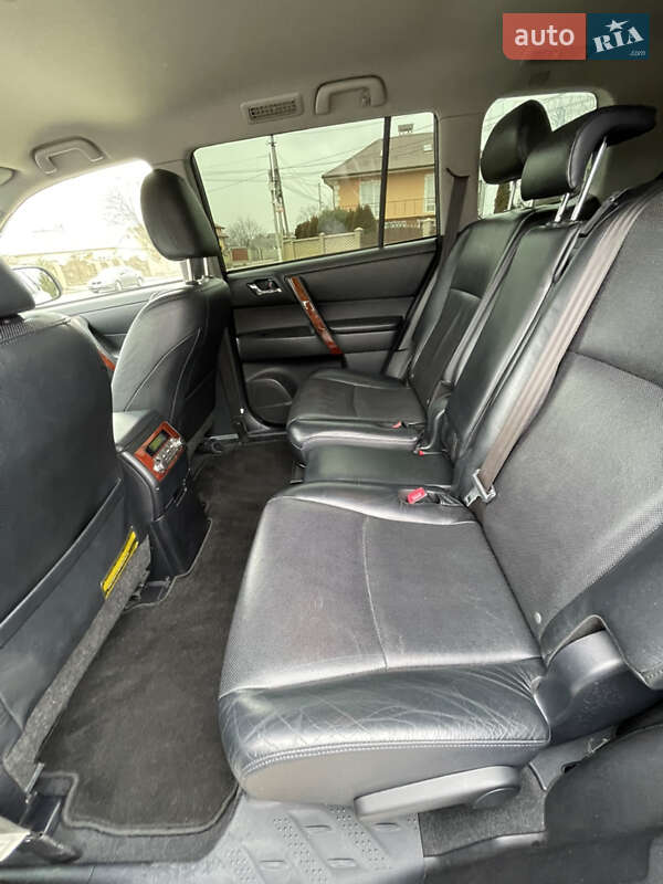 Внедорожник / Кроссовер Toyota Highlander 2012 в Черновцах