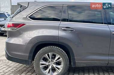 Позашляховик / Кросовер Toyota Highlander 2015 в Львові