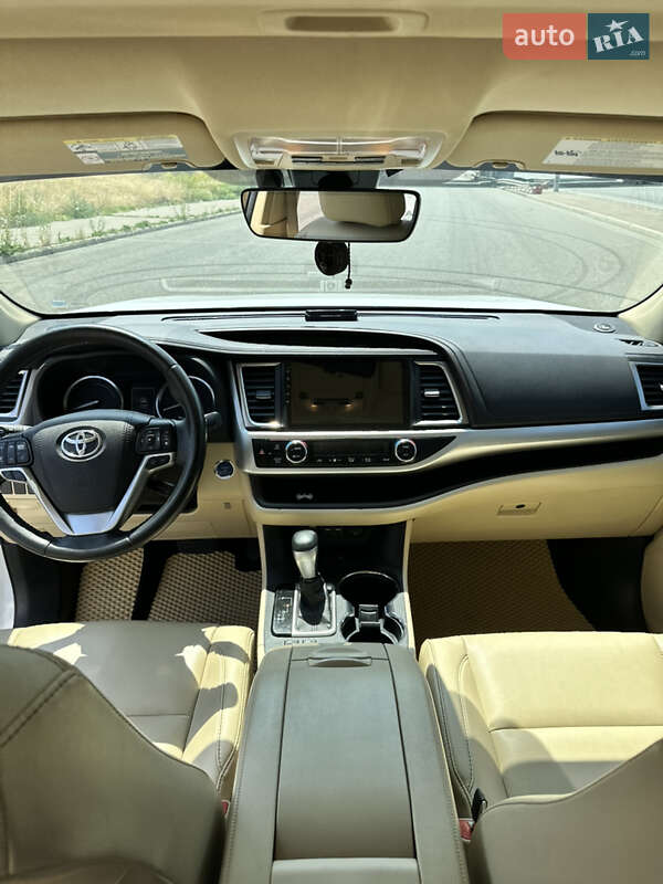 Внедорожник / Кроссовер Toyota Highlander 2019 в Одессе