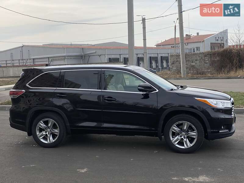Позашляховик / Кросовер Toyota Highlander 2015 в 